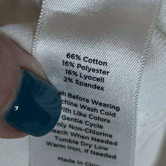 Talbots Flawless White 5 Pocket Flare Jeans Size 6 Petite - Picture 3 of 8